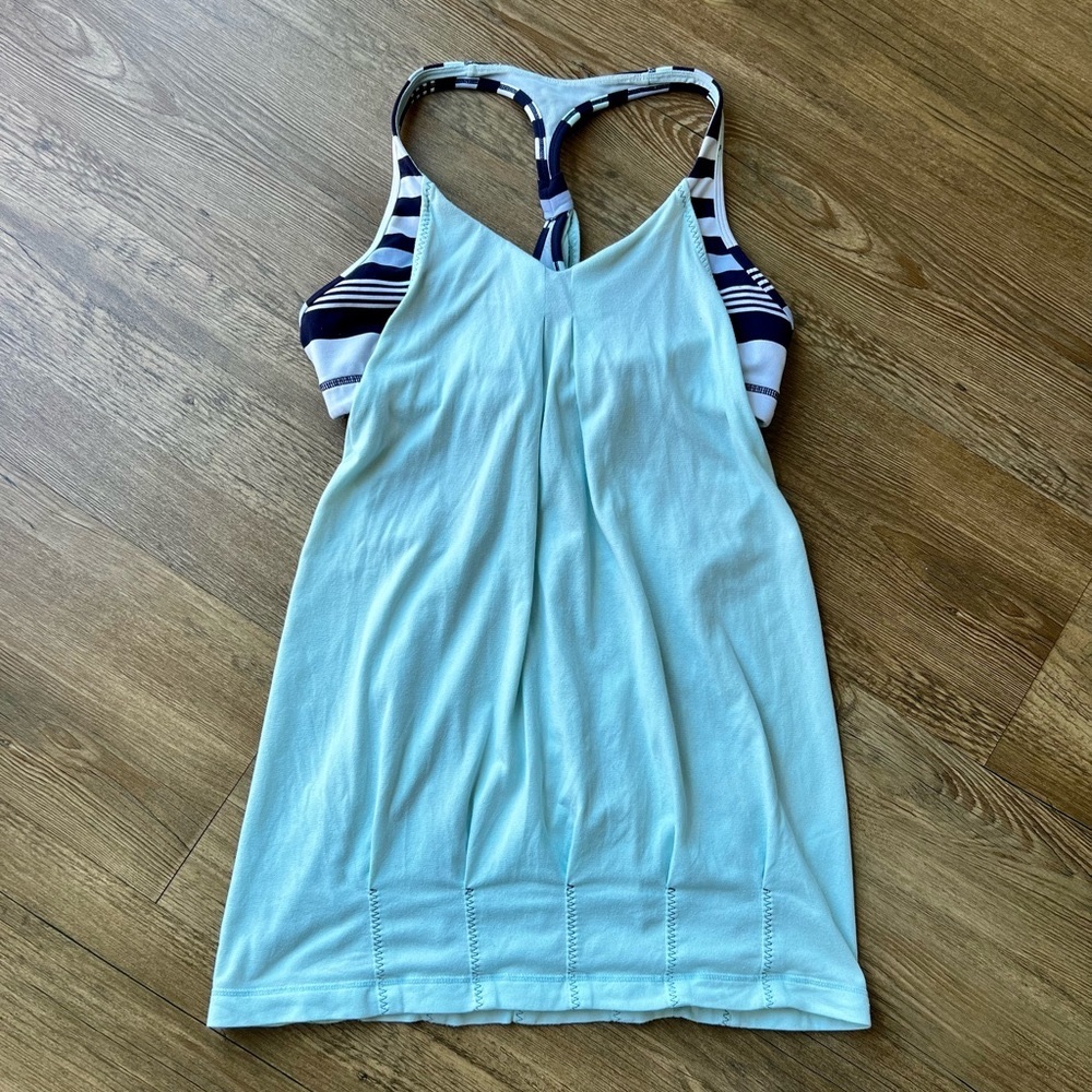 Lululemon no limit tank with built in bra